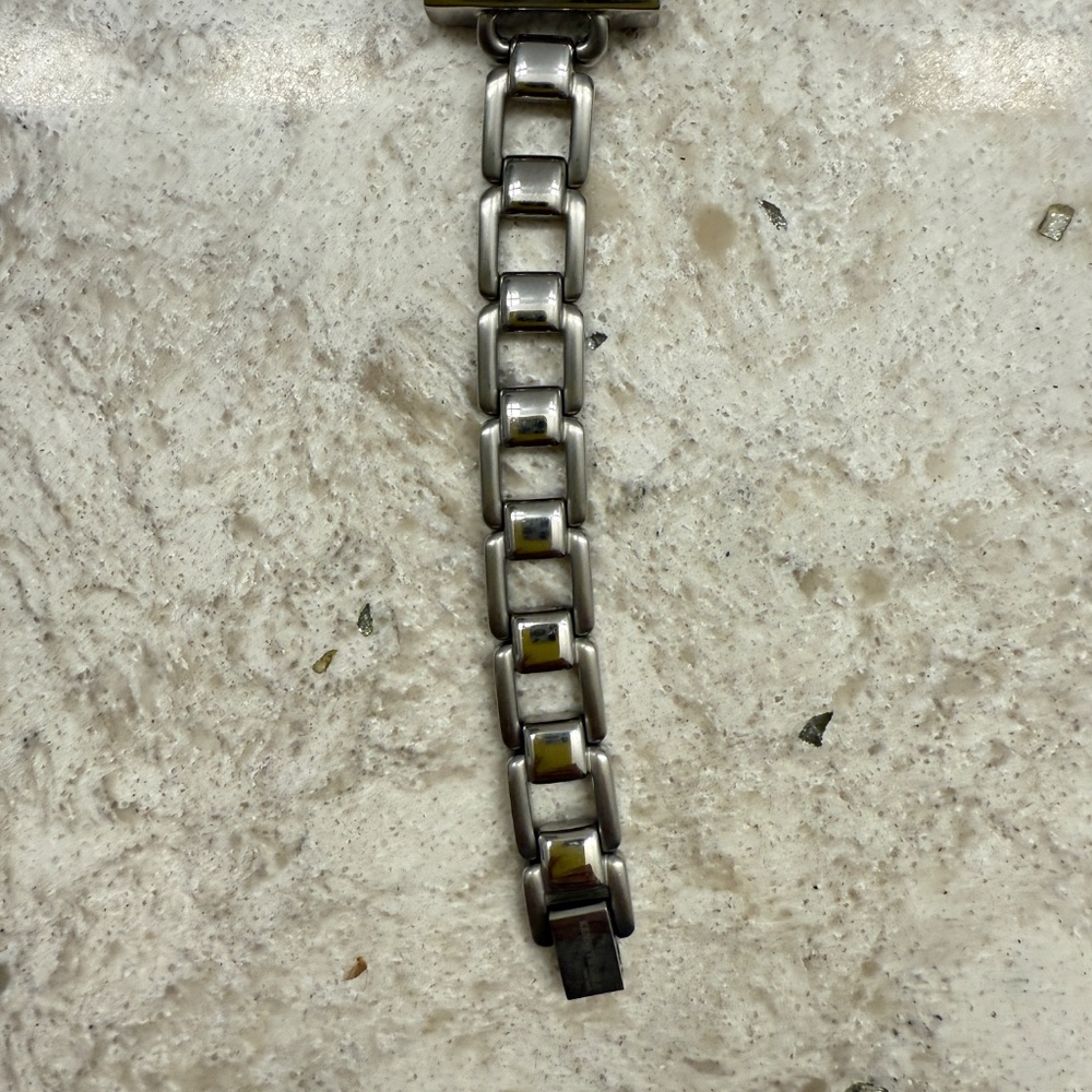 Pre- Owned - Women's Kenneth Cole Silver Sone Stainless‎ Square  watch - Picture 6 of 9